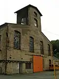 Štít tovární haly