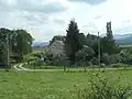 Pohled od příjezdové silnice