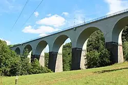 Železniční viadukt v Mezihoří