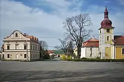 náves