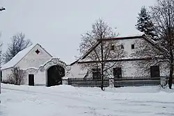 Stavení ve vesnici