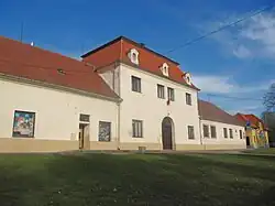 Domanín, dvůr.jpg