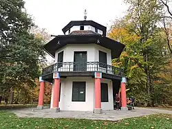 Říjen 2023