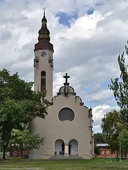 jižní průčelí kostela