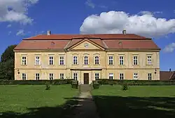 jižní průčelí zámku, stav 2010