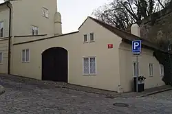 DumUZlatehoBazanta.JPG