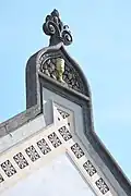 evangelický kostel v Dvakačovicích - detail zakončení štítu hlavního průčelí
