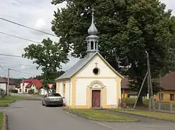 Kaple na návsi