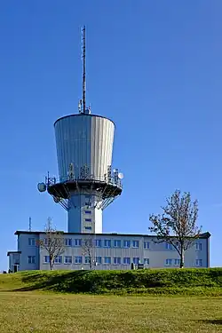 Radiokomunikační věž na vrcholu Dyleně