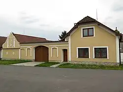 Dynín, usedlost čp.25.jpg