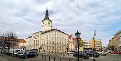 Náměstí s radnicí