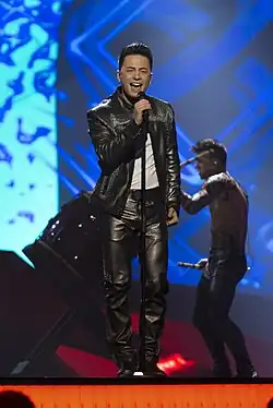 Ryan Dolan zpívá píseň Only Love Survives na Eurovision Song Contest 2013