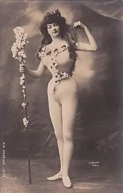 Edwardian Faux, akt