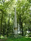 Egyptský obelisk v parku Templ