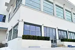 Průčelí restaurace s motivem souhvězdí Velkého vozu