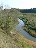 Eketė teče po dně dočasně vypuštěného jezera Laukžemių tvenkinys
