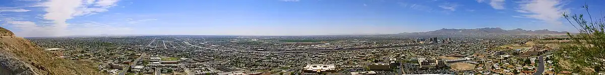 Panoramatický pohled na El Paso v Texasu ze severu