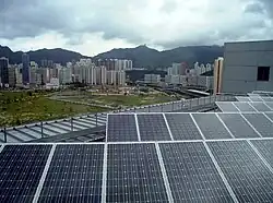 Solární fotovoltaický systém na střechách v Hong Kongu
