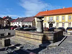 Empírová_kašna.JPG