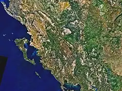 Satelitní snímek oblasti, v níž se nachází Epirus