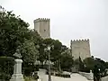 Věže a parčík u hradu Castello del Balio