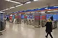 Turnikety v západním vestibulu
