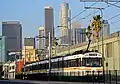 Nippon Sharyo P865 a panorama Downtownu