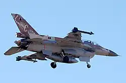 F-16 105. peruti