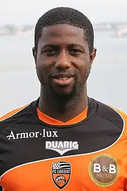 Arnold Mvuemba (2010)