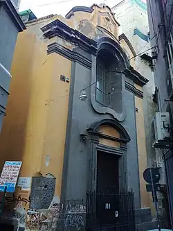 Budova kostela na místě bývalého divadla.