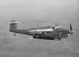 Fairey Barracuda Mk II (P9926) s 18palcovým torpédem