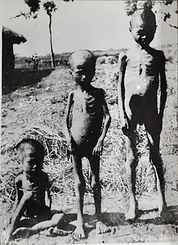 Malí kluci v Phủ Lý, Hà Nam, 1945