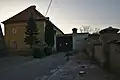 Fara vedle kostela