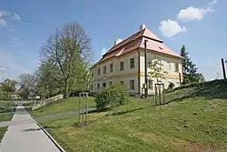 Fara (Žlunice).JPG