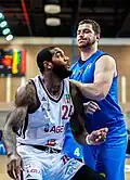 Pivot ČEZ basketball Nymburk Michael C. Myers Jr. v zápase Českého basketbalového poháru (Nový Jičín, 2019)