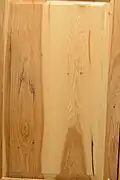 Opracované hikorové dřevo