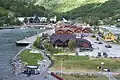 Dolní stanice Flåm, vlevo přístav