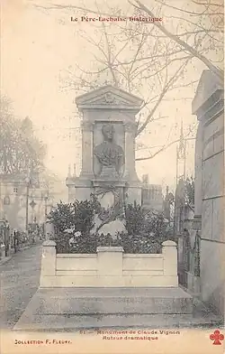 Náhrobek s její bustou, hřbitov Père-Lachaise