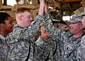 Americký pozdrav známý jako high five