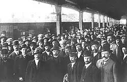 Členové rozpuštěné Dumy přicházejí do Vyborgu, 1906