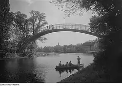 Forstwerderbrücke, obloukový most dokončen v roce 1928[4]