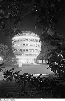 Kugelhaus[2], postavený v roce 1928, zničen v roce 1938[3]