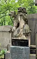 Dívka s květy, hřbitov Malvazinky