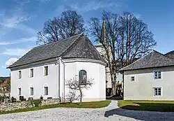 Bývalá toleranční modlitebna, fara a kostel ve Fresachu
