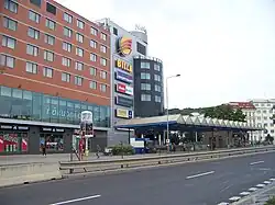 Nákupní centrum Fénix na náměstí OSN