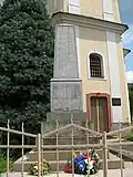 Památník první světové války před kostelem