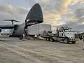 Vykládka satelitu GOES-U z letounu C-5M Super Galaxy v roce 2024