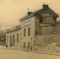 Historický snímek nádražní budovy