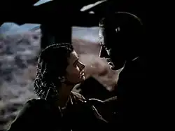 Scéna s Vivien Leighovou a Leslie Howardem