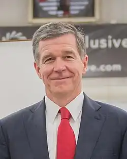 Roy Cooper (20. prosince 2018)